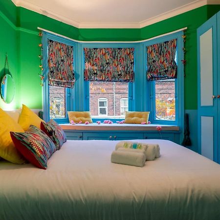 Villa Pass The Keys Colourful, Quirky Artist-Owned 3 Bed Next To Cafes Belfast Esterno foto