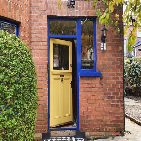 Villa Pass The Keys Colourful, Quirky Artist-Owned 3 Bed Next To Cafes Belfast Esterno foto