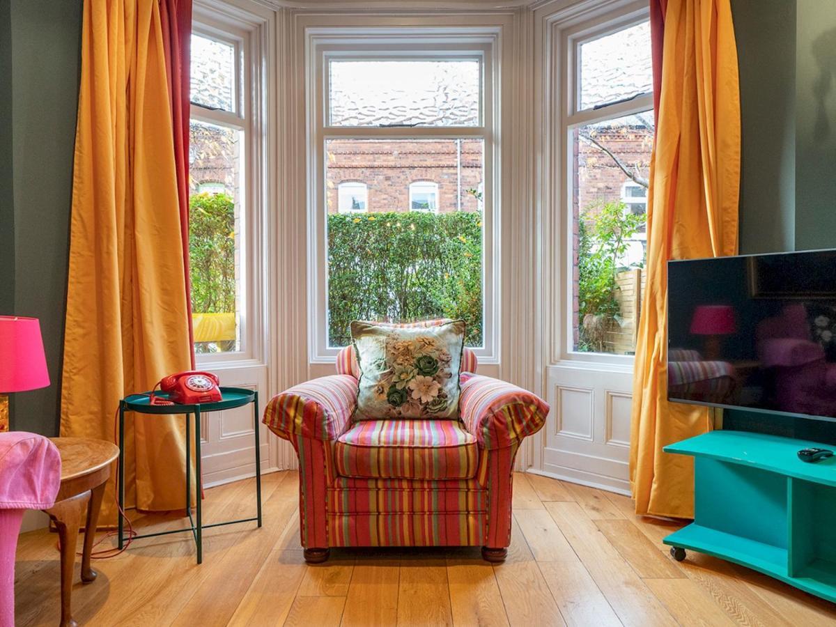Villa Pass The Keys Colourful, Quirky Artist-Owned 3 Bed Next To Cafes Belfast Esterno foto