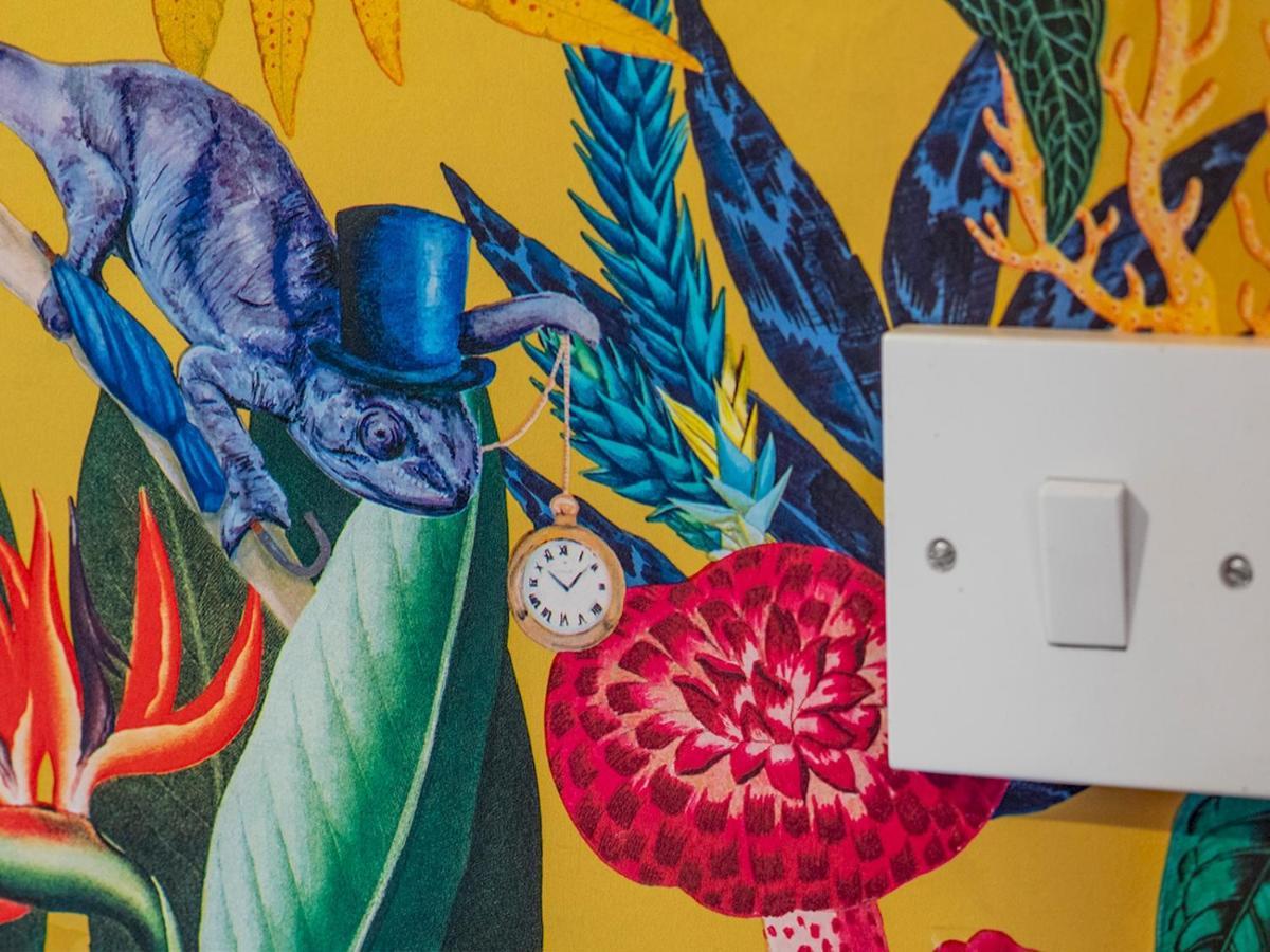 Villa Pass The Keys Colourful, Quirky Artist-Owned 3 Bed Next To Cafes Belfast Esterno foto