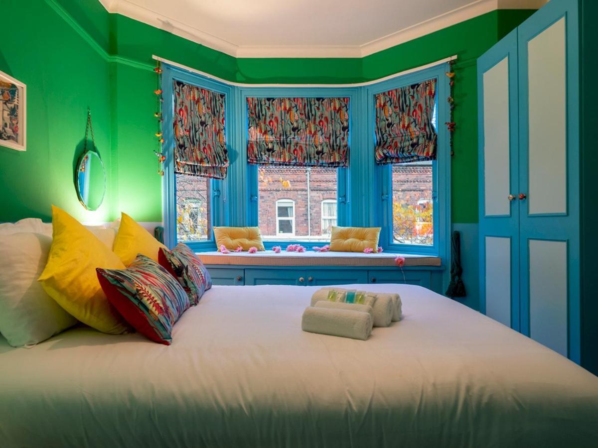 Villa Pass The Keys Colourful, Quirky Artist-Owned 3 Bed Next To Cafes Belfast Esterno foto