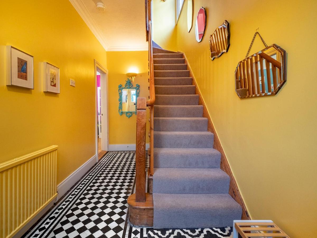 Villa Pass The Keys Colourful, Quirky Artist-Owned 3 Bed Next To Cafes Belfast Esterno foto