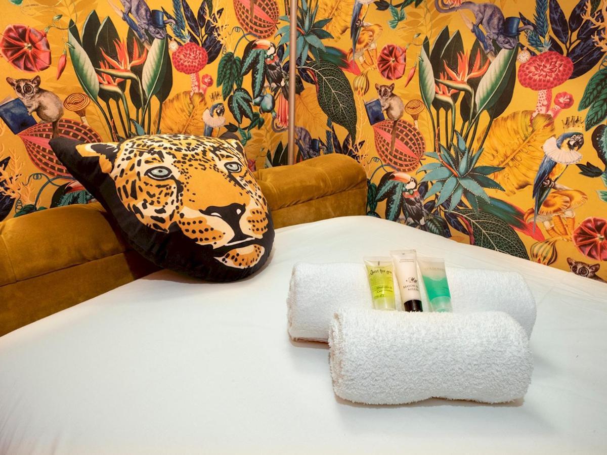 Villa Pass The Keys Colourful, Quirky Artist-Owned 3 Bed Next To Cafes Belfast Esterno foto