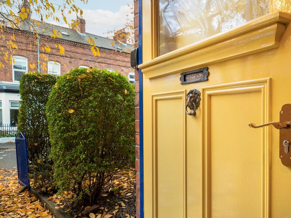 Villa Pass The Keys Colourful, Quirky Artist-Owned 3 Bed Next To Cafes Belfast Esterno foto